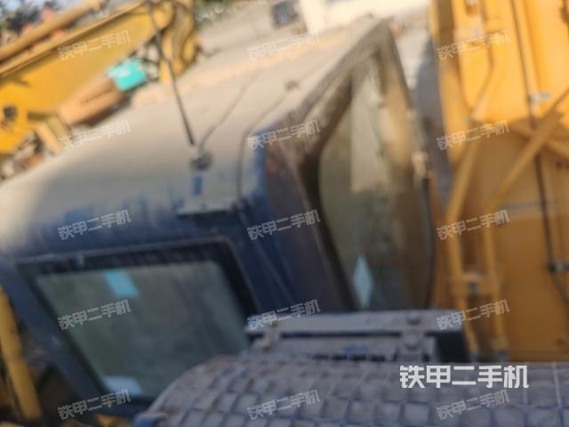 驾驶室顶部（整机外观）