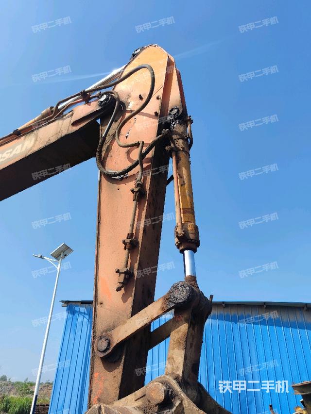 小臂整体右前（工作和回转装置）