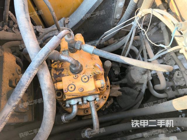 回轉(zhuǎn)馬達(dá)和主控閥(整機(jī)外觀(guān)) 回轉(zhuǎn)馬達(dá)和主控閥(整機(jī)外觀(guān))
