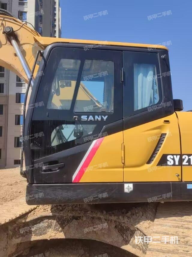 駕駛室正側(cè)(駕駛室部分) 駕駛室正側(cè)(駕駛室部分)