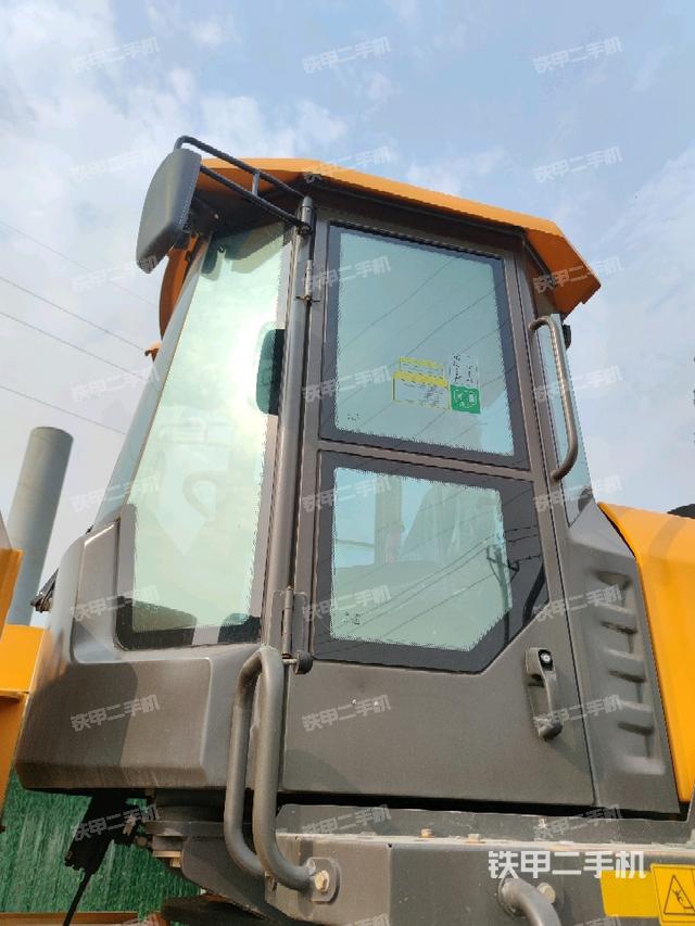 駕駛室正側(cè)（駕駛室部分）