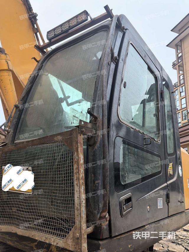 駕駛室左前45度（駕駛室部分）