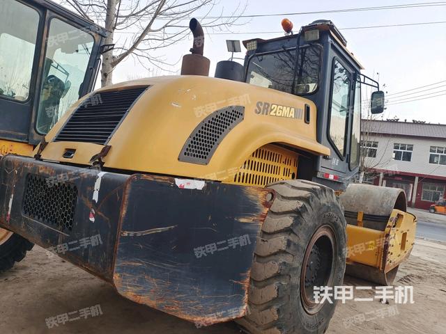 右后45°（壓路機(jī)整機(jī)外觀）