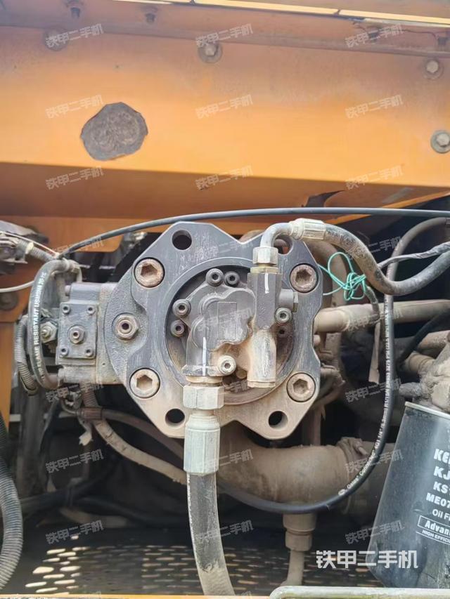 液壓泵艙室正面整體(整機(jī)外觀(guān)) 液壓泵艙室正面整體(整機(jī)外觀(guān))