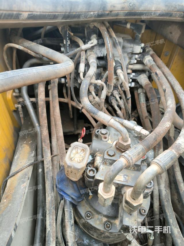 回轉(zhuǎn)馬達(dá)（上車部件）