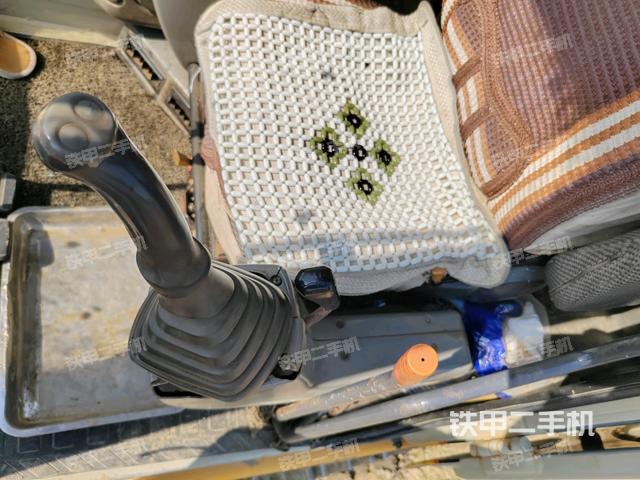 座椅左側控制臺/音響/含左手柄（駕駛室部分）