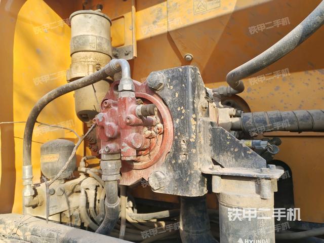 液壓泵斜45?左（大件艙室）