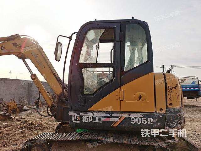 驾驶室整体（整机外观）