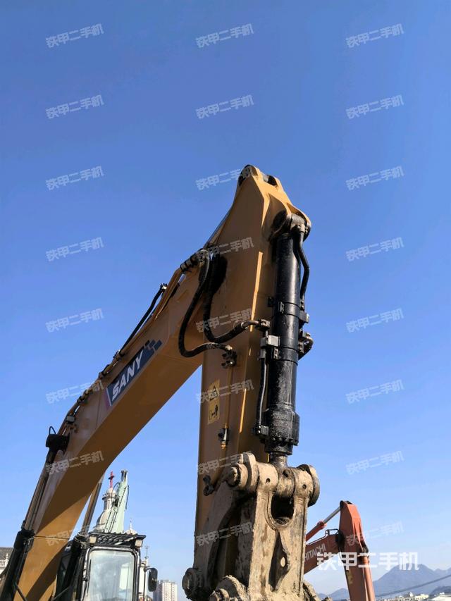 小臂整體右前(工作和回轉(zhuǎn)裝置) 小臂整體右前(工作和回轉(zhuǎn)裝置)