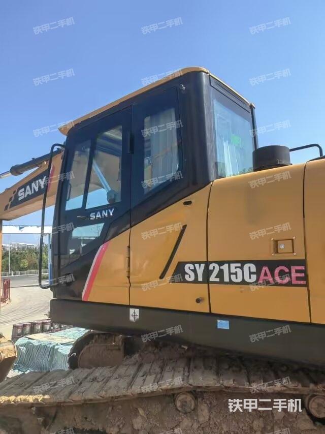 駕駛室左后45度(駕駛室部分) 駕駛室左后45度(駕駛室部分)