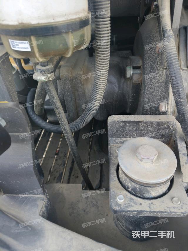 回轉(zhuǎn)馬達和主控閥（整機外觀）