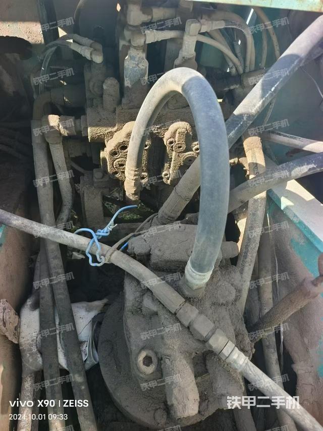 回轉(zhuǎn)馬達(dá)和主控閥（整機外觀）