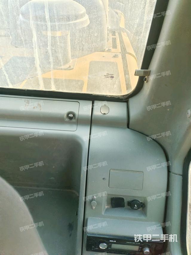 后窗玻璃角標（駕駛室部分）