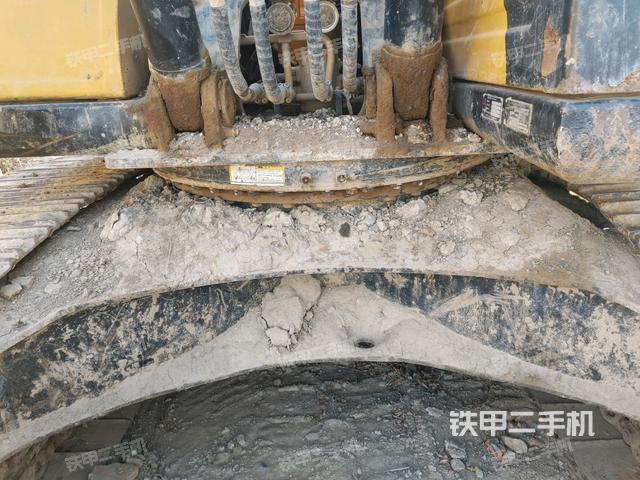 轉(zhuǎn)盤和下車架正前（工作和回轉(zhuǎn)裝置）