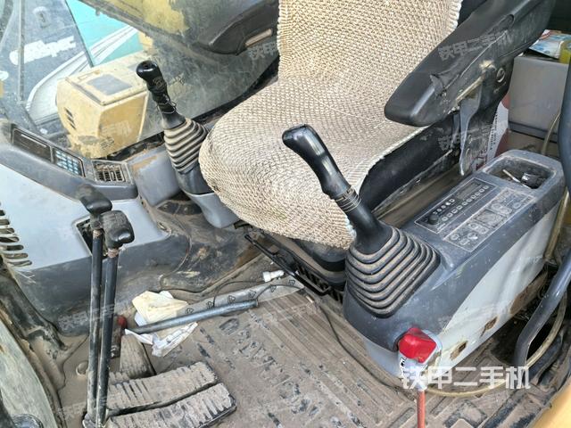 后窗玻璃角標(biāo)（駕駛室部分）