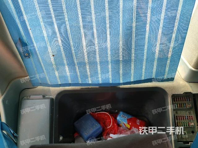 座椅后部(駕駛室部分) 座椅后部(駕駛室部分)