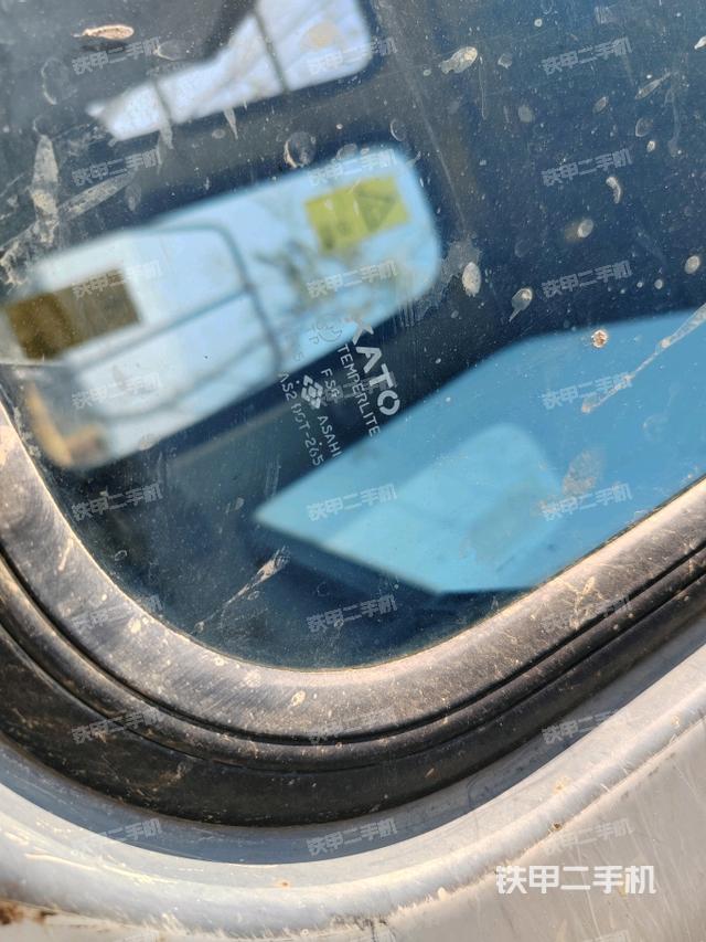 后窗玻璃角標（駕駛室部分）