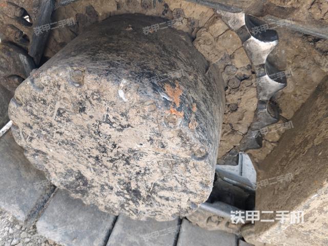 右驅(qū)動(dòng)輪（行走機(jī)構(gòu)）