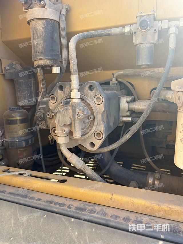 液壓泵斜45?左（大件艙室）