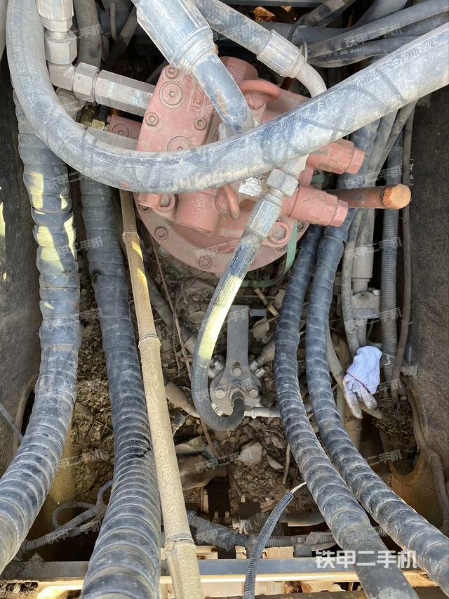 回轉(zhuǎn)馬達(dá)（上車部件）