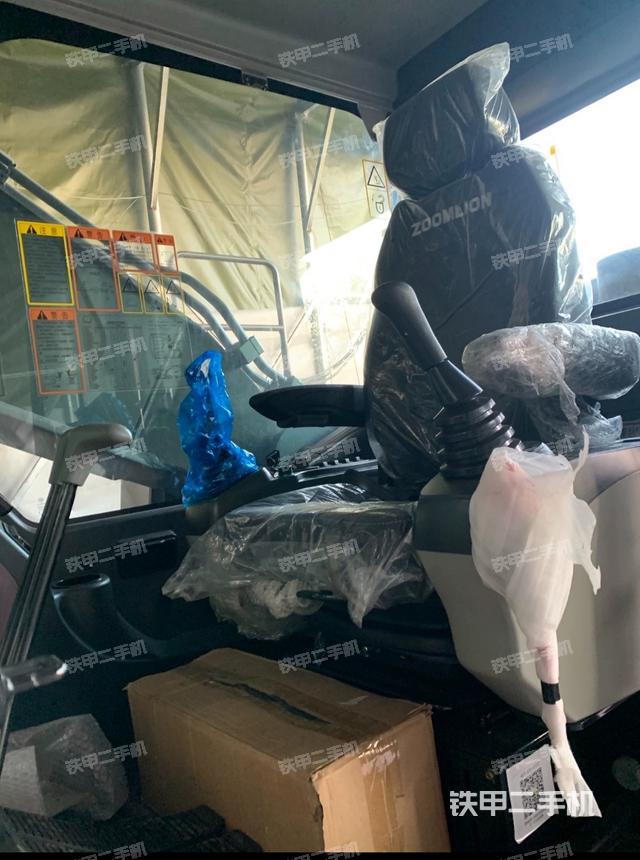 駕駛室整體（整機外觀）