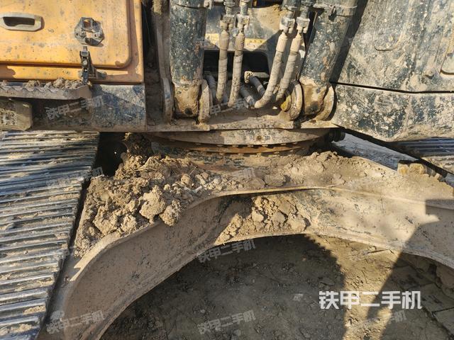 轉(zhuǎn)盤和下車架正前（工作和回轉(zhuǎn)裝置）