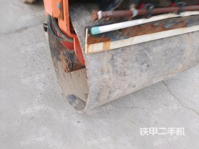 前車架正右側(cè)（壓路機(jī)前后車架）