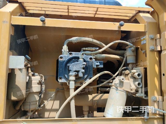 液壓泵室(大件艙室) 液壓泵室(大件艙室)