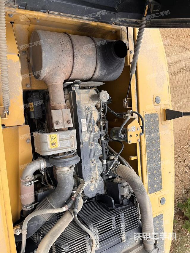 发动机室(上车部件) 发动机室(上车部件)