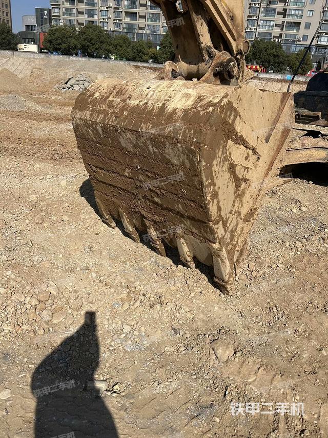 大臂根部?斜視（工作和回轉(zhuǎn)裝置）