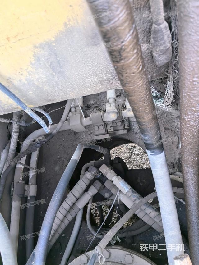 回轉(zhuǎn)馬達(dá)（上車部件）