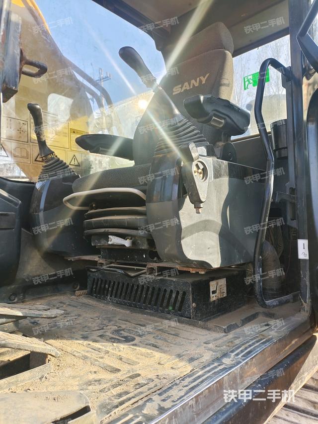 駕駛室正側(cè)（駕駛室部分）