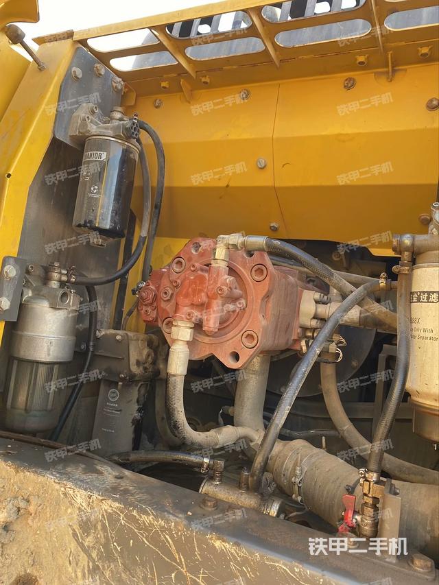 液壓泵斜45?左（大件艙室）