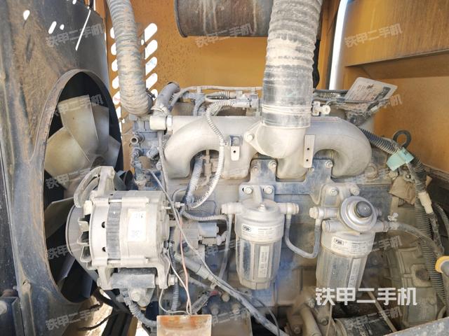 發(fā)動(dòng)機(jī)左側(cè)（整機(jī)外觀及大件）