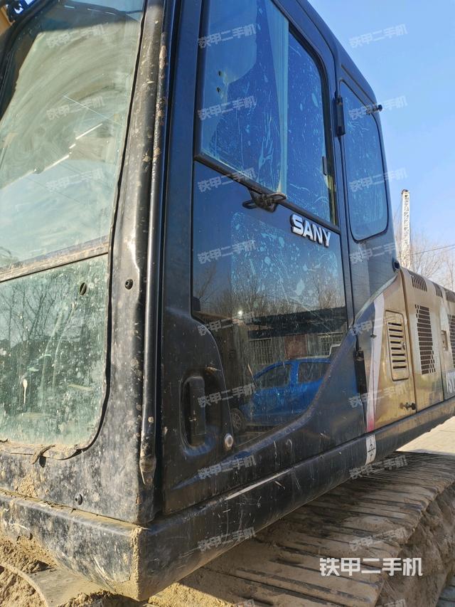 駕駛室左前45度（駕駛室部分）