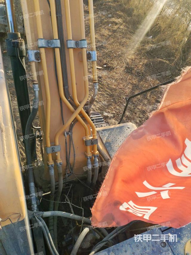 大臂背部俯視（工作和回轉(zhuǎn)裝置）