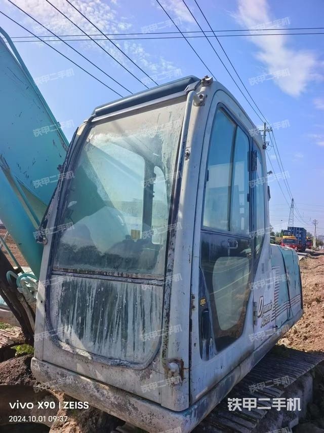 駕駛室整體（整機外觀）