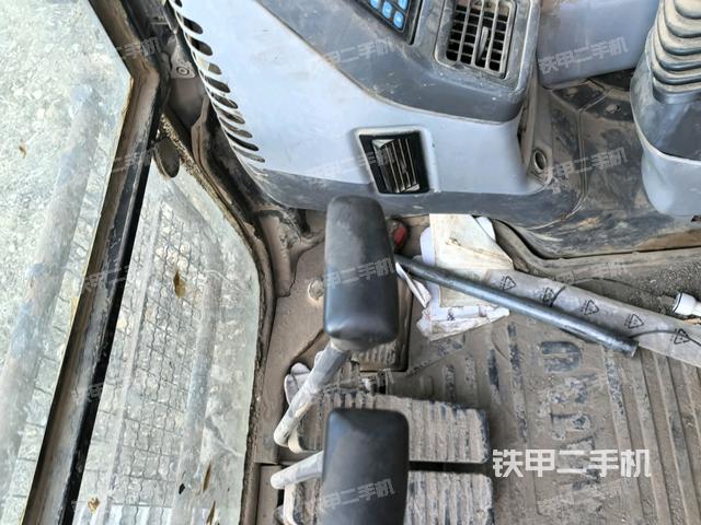 右側(cè)玻璃角標(biāo)（駕駛室部分）