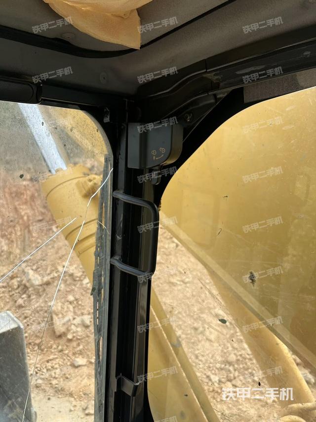 后窗玻璃角标(驾驶室部分) 后窗玻璃角标(驾驶室部分)