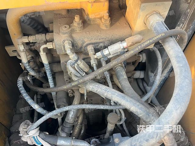 回轉(zhuǎn)馬達和主控閥（整機外觀）