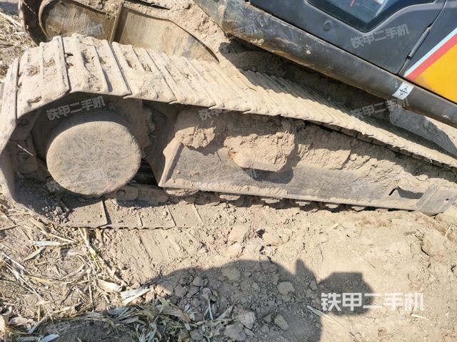 單側(cè)履帶整體(整機外觀) 單側(cè)履帶整體(整機外觀)