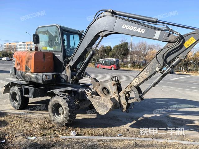 右前45(整機(jī)外觀) 右前45(整機(jī)外觀)