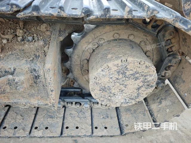 單側(cè)履帶整體（整機(jī)外觀）