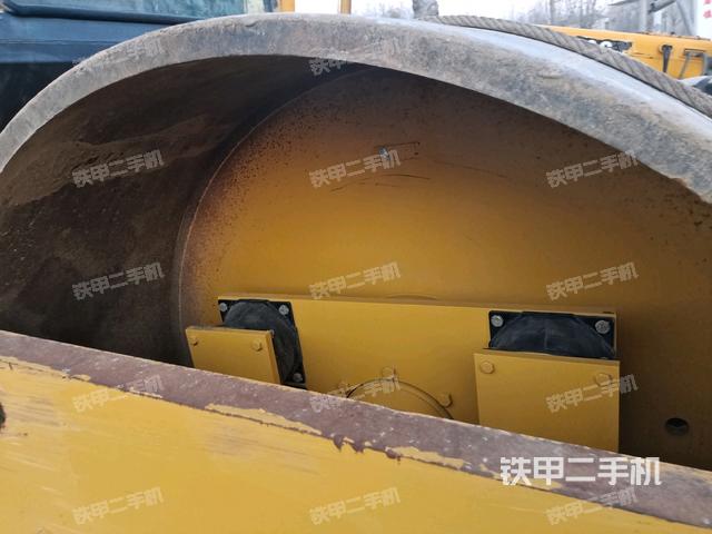 前車架正右側(cè)（壓路機(jī)前后車架）