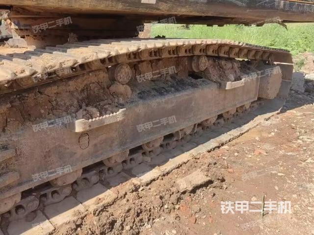 左側履帶整體?（行走機構）