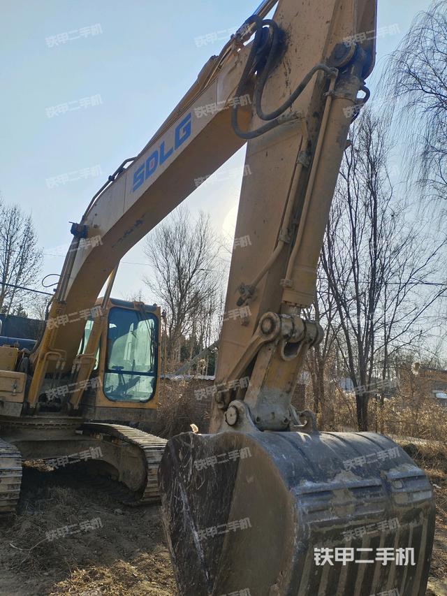 小臂整體左后（工作和回轉裝置）