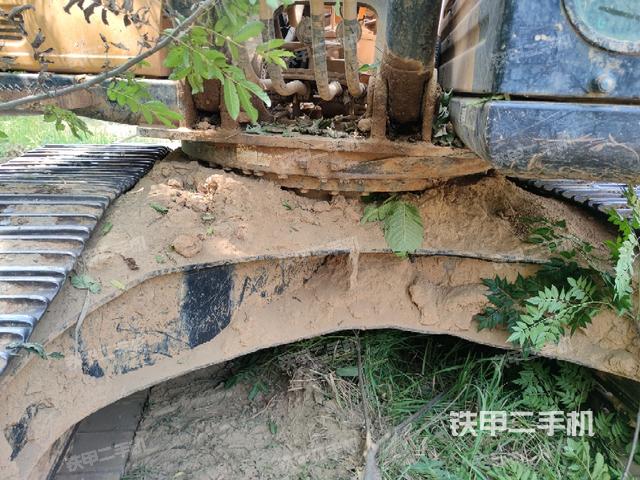轉(zhuǎn)盤和下車架正前(工作和回轉(zhuǎn)裝置) 轉(zhuǎn)盤和下車架正前(工作和回轉(zhuǎn)裝置)
