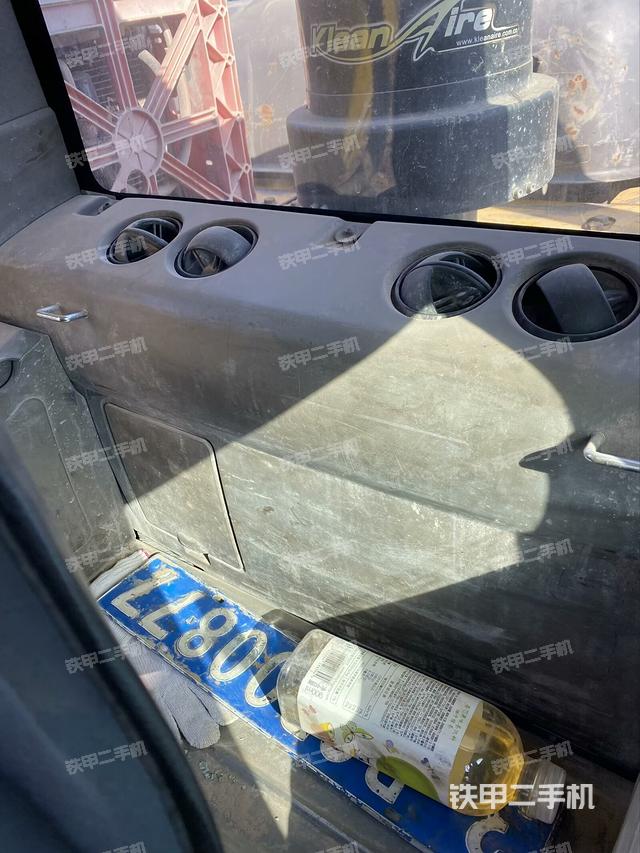 后窗玻璃角標(biāo)（駕駛室部分）