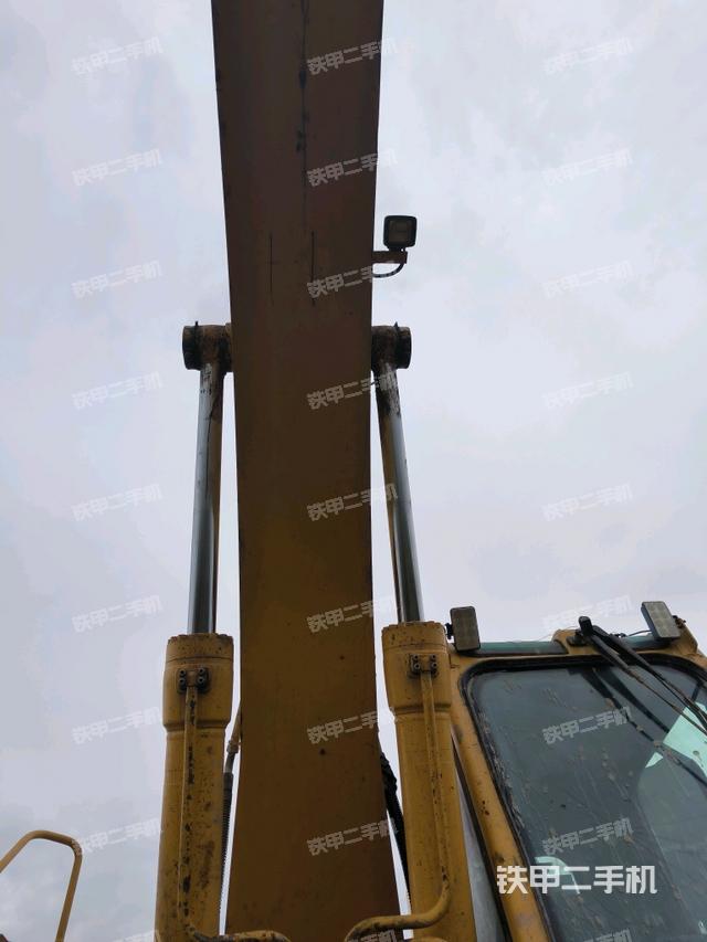 大臂油缸整體?豎拍（工作和回轉(zhuǎn)裝置）