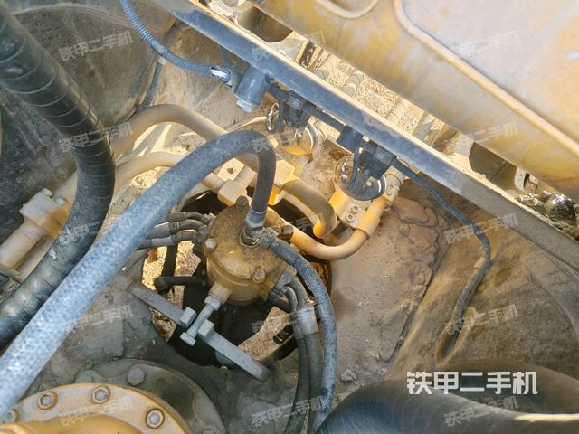 中央回轉(zhuǎn)接頭特寫（上車部件）